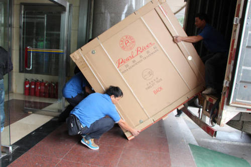 鹰手营子矿钢琴贵重工艺品无忧运